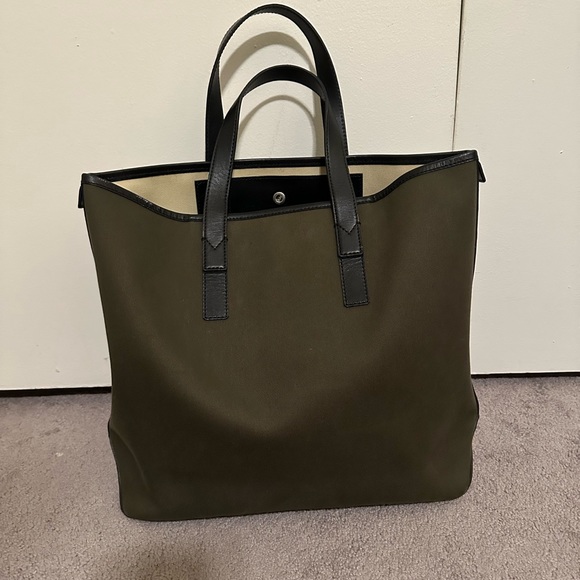 Authentic MICHAEL KORS Tote Bag - Picture 6 of 8